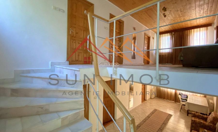 Vila de vanzare, teren 3100 mp, 7 camere, 6 grupuri sanitare, 3 CT, an 1997 - 30