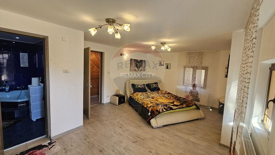 Casă solidă din cărămidă, mobilată, garaj, teren generos – Tarcău - 51