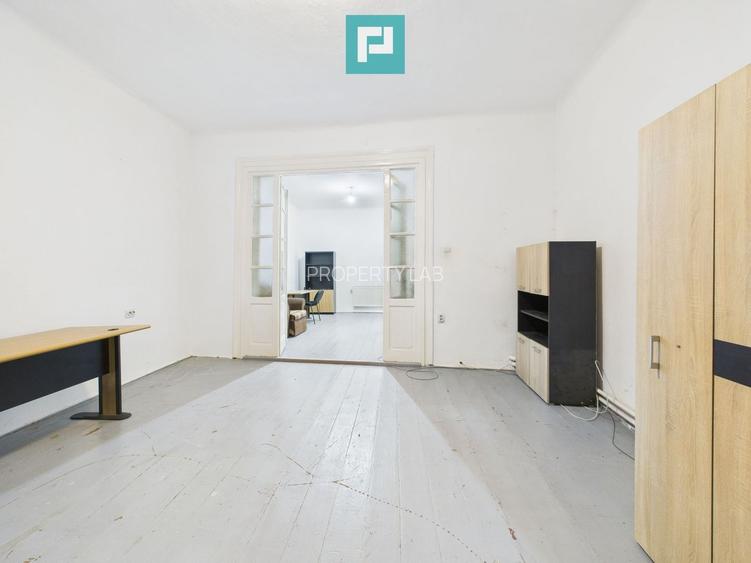 Casă 2 camere + anexe, teren 234 mp. - 2