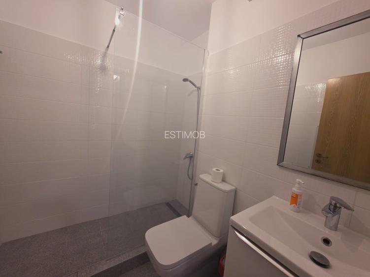 Inchiriez 2 camere decomantat pet friendly Tractorul zona Mega Image - 14