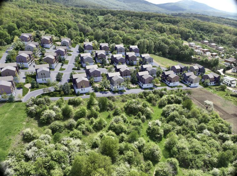 Teren intravilan zona Episcopiei, panorama superba,  ideal investitie! - 9