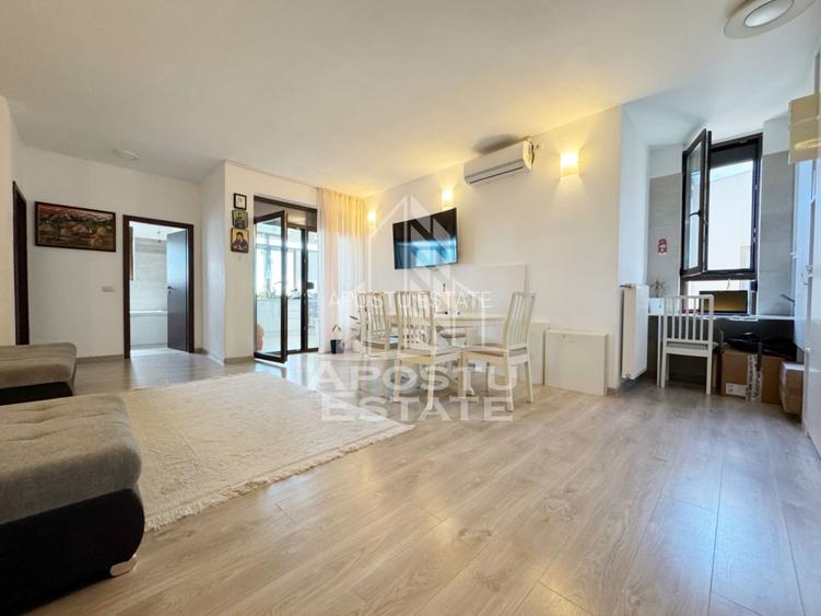 Apartament 4 camere de vanzare, 100mp utili + 2 balcoane -Giroc - 2