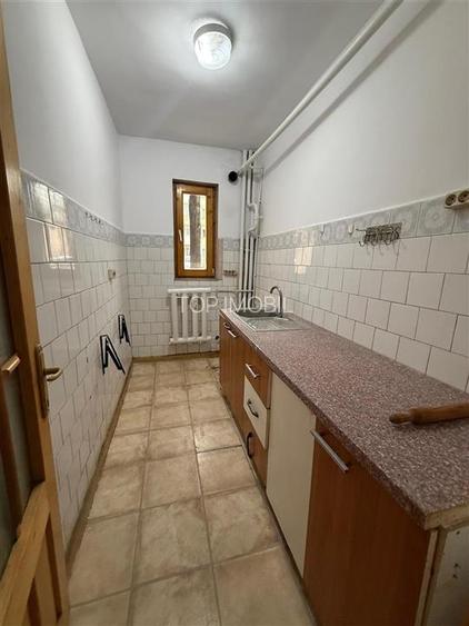 Apartament cu 3 camere decomandat - Pacurari - 4