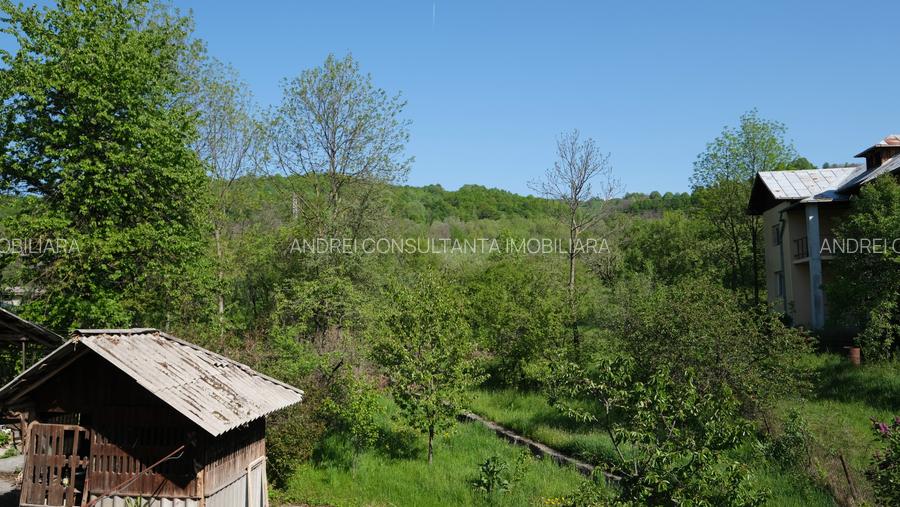 Vanzare casa mare cu etaj si 6200 mp teren intravilan Fieni, judetul Dambovita - 13