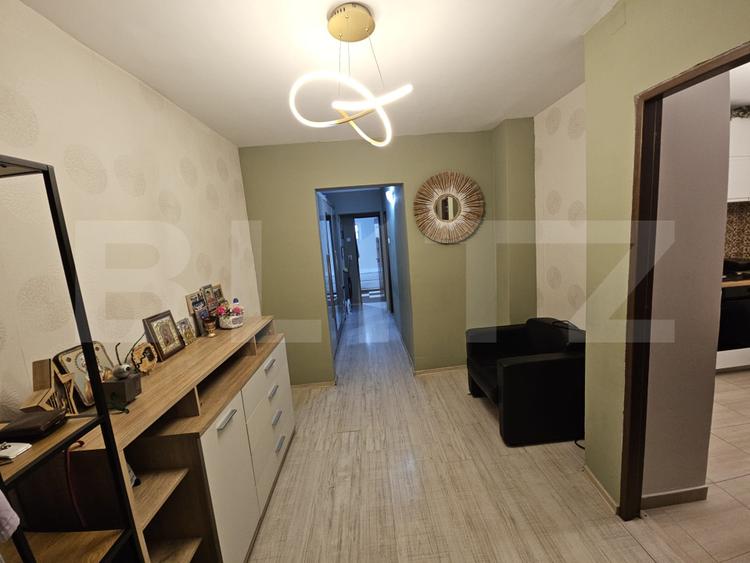 Apartament 3 camere, 67 mp, decomandat - renovat, zona Nicolina