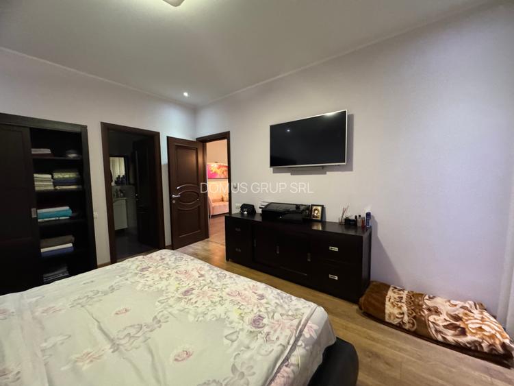 Vând apartament  4  camere vedere la mare - 8