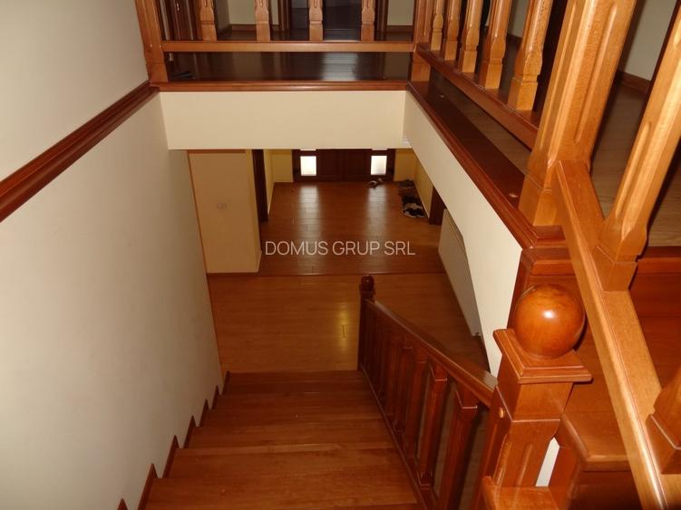 Valu lui Traian Vila 5 camere cu curte. - 17