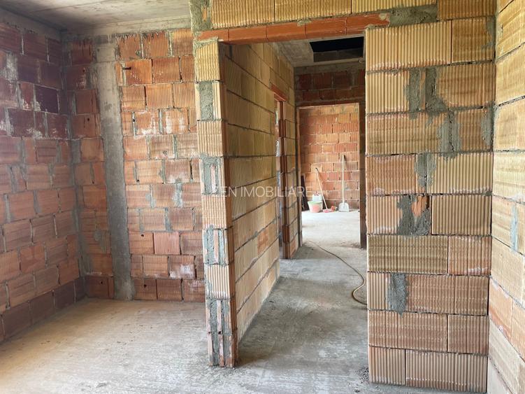 Ansamblu cu 6 case in Floresti! - 4