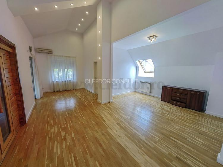 Vilă cu piscina langa British School - 11