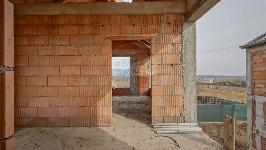 COMISION 0% Casă Individuala La Rosu cu teren de 4000 mp in Crizbav - 25