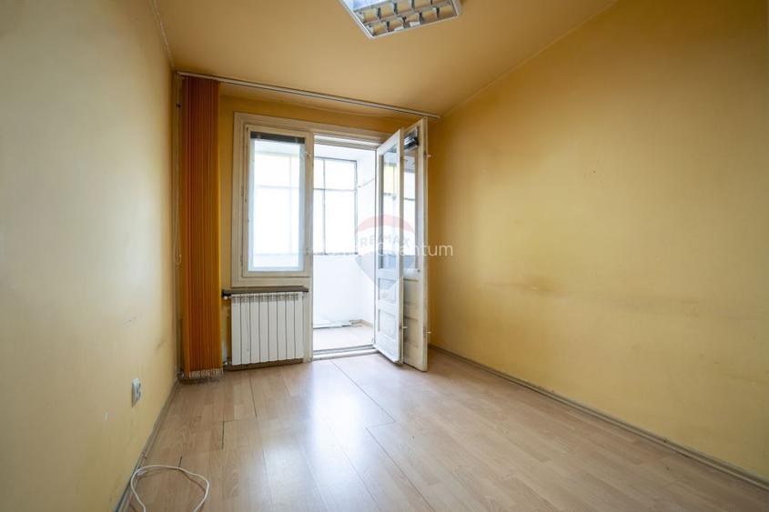 De vânzare apartament cu 4 camere, Bulevardul Decebal - 15
