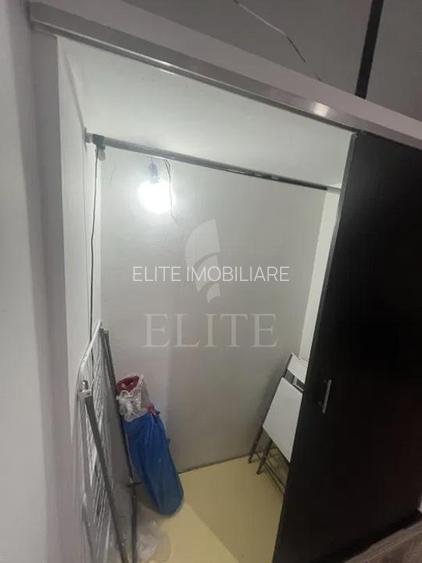 Garsoniera în zona 1 DECEMBRIE - 6