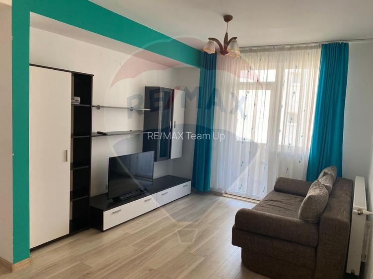 Apartament cu 3 camere de închiriat, loc de parcare - 3