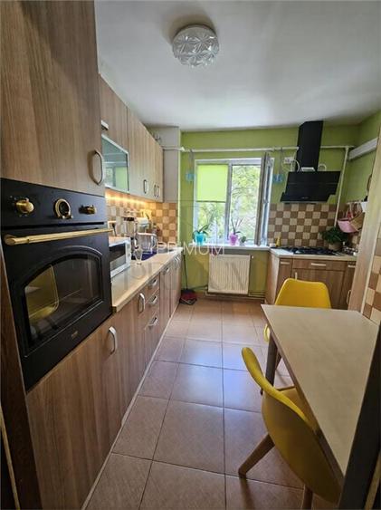 GHEORGHE LAZAR - 3 CAM - ETJ.2 - BOXA - CENTRALA - ZONA EXCELENTA - 5