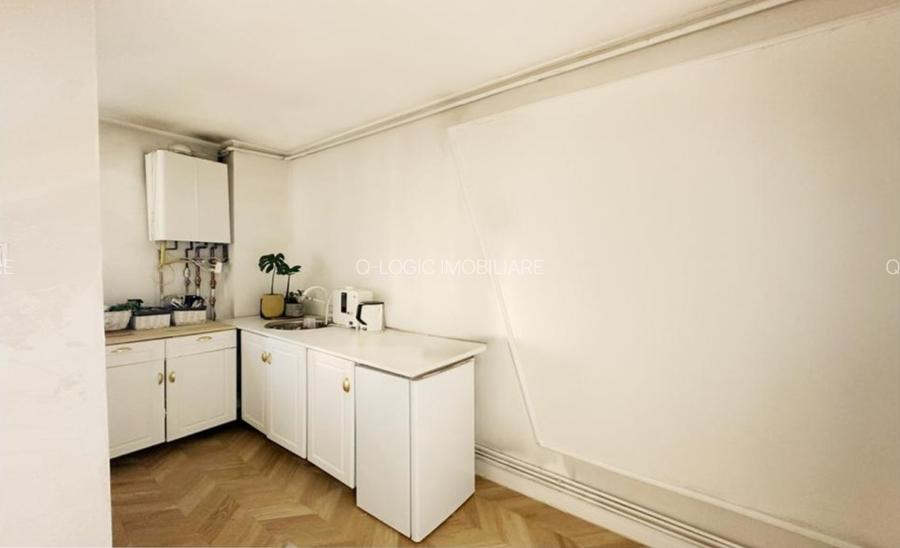 Garsoniera libera la vanzare, recent renovata zona Piata Astra - 3