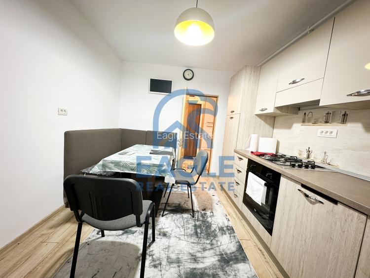 Gara - 2 Camere renovat decomandat cu balcon si vedere spre port - 10