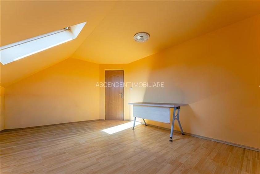 Clasa A, rezidential/ servicii/ investitional, 2.240 mp teren,Central,Halchiu,Br - 53