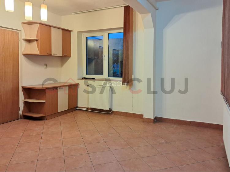 Casă calcan, Curte,  grădină, Iris!! - 4