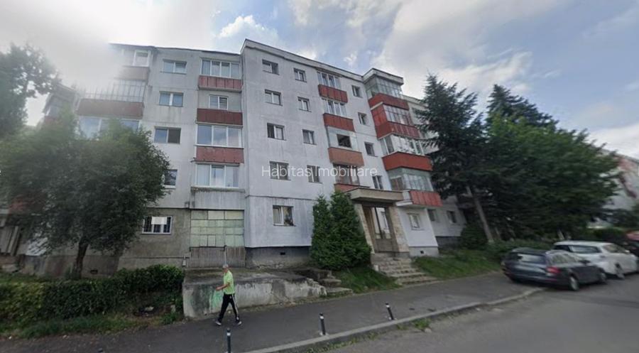 Apartament 4 camere, finisat, mobilat, parcare, zona str Izlazului - 28