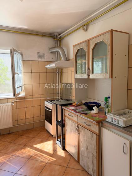 2 camere intersectia Nasaud cu Viilor etaj 1 - 8