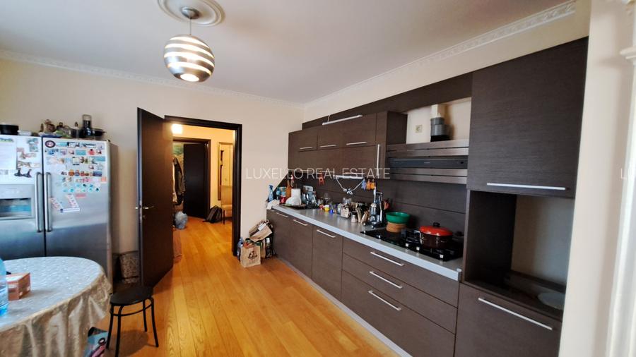 VILA INDIVIDUALA SUPERBA - CU TEREN GENEROS - AMPLASAMENT IDEAL - 31