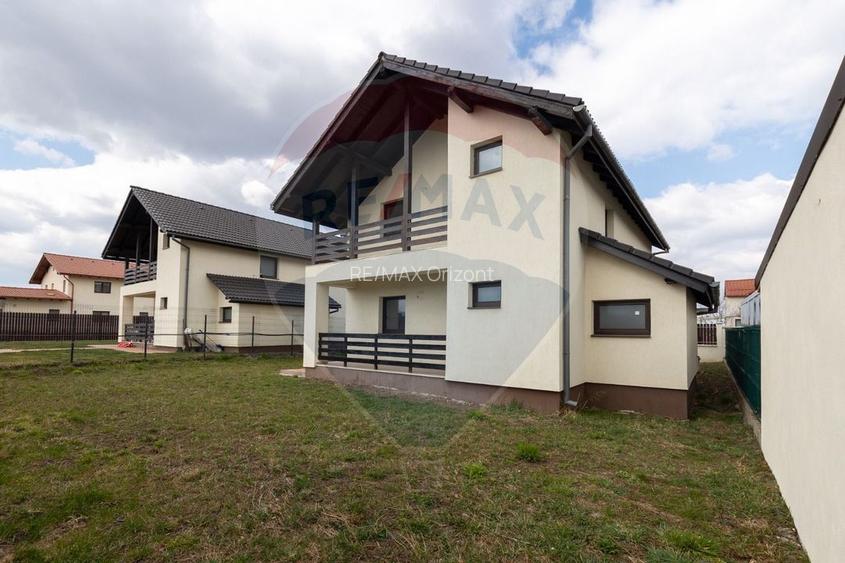 Casă modernă-Sânpetru |toate utilitatile| 420 mp teren | 3 dormitoare - 25