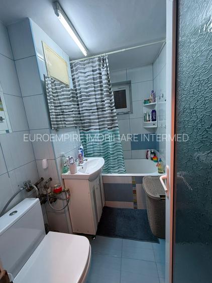 Apartament 3 camere decomandat, zona KM 4-5 - 10