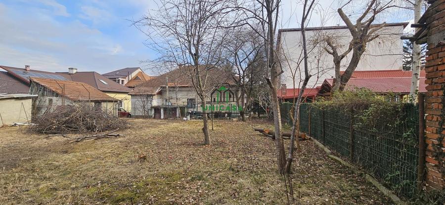 Casa Centru/ 4 camere / teren 920mp