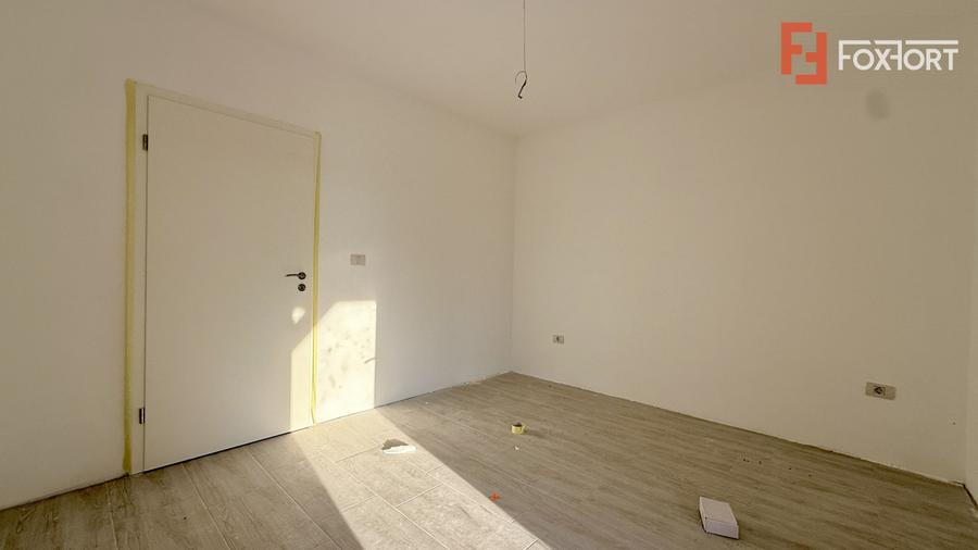 Duplex de vanzare, 3 camere pe parter + pod - Mosnita Veche