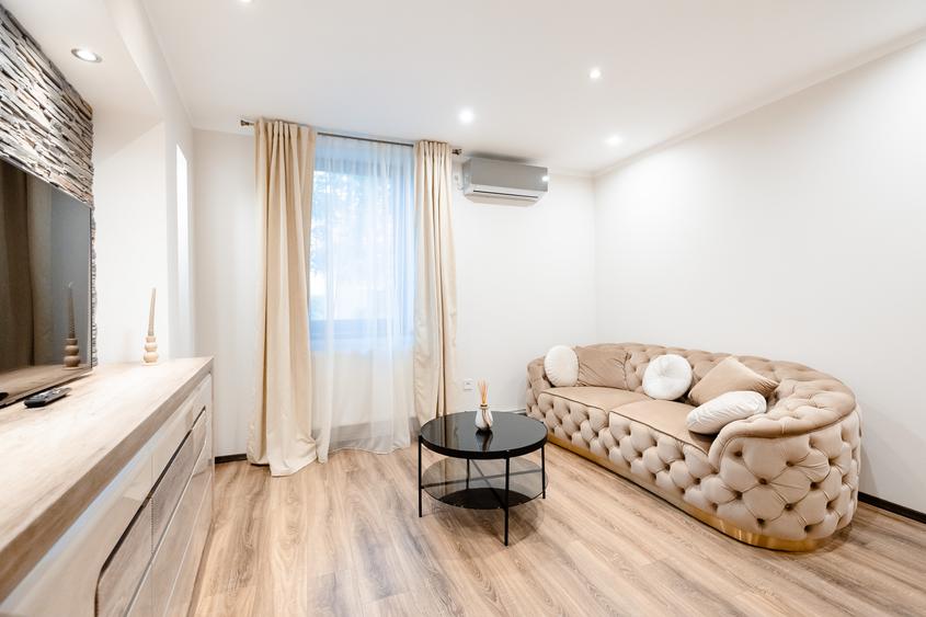 Apartament deosebit 3 camere, etaj 1, termoteca - central