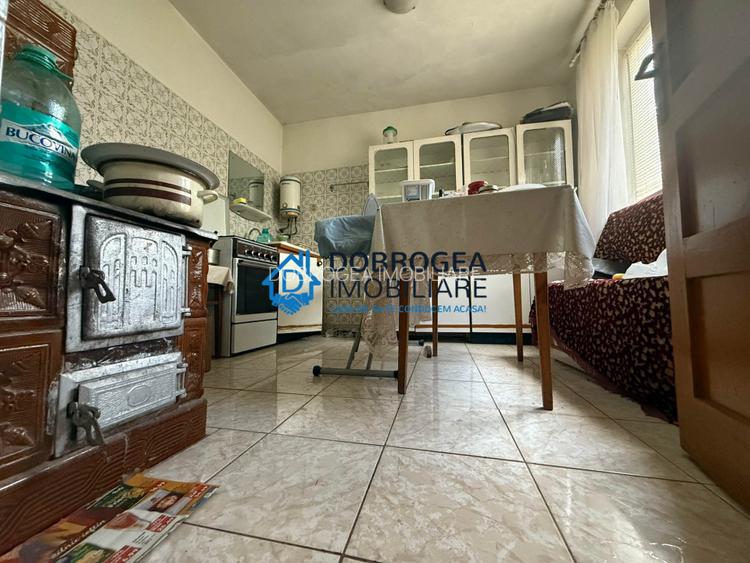 Casa batraneasca 229 mp + teren 675 mp, deschidere stradala 15,8 ml - 12