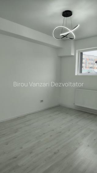 De vanzare 2 camere decomandat - 7