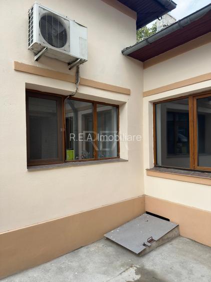 Casa 3 Camere - 95mp - ideală pentru activitate comercială - 9
