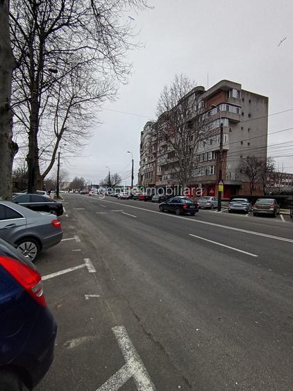 Ocazie - 3 Decomandate Central -Bloc remarcabil - 8