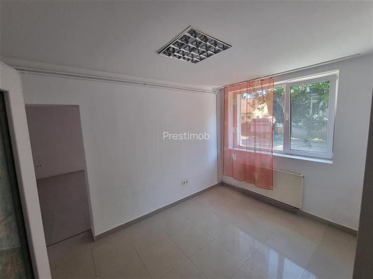 Apartament de 62 mp , parte din casa, cu intrare separata, posibil spatiu comerc - 2