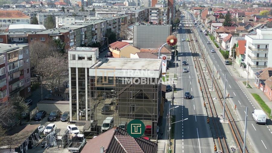 Clădire premium cu fațadă integral vitrată – oportunitate unică in Arad - 2