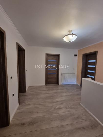 Casa de vanzare spre Vetis, drum principal - 15