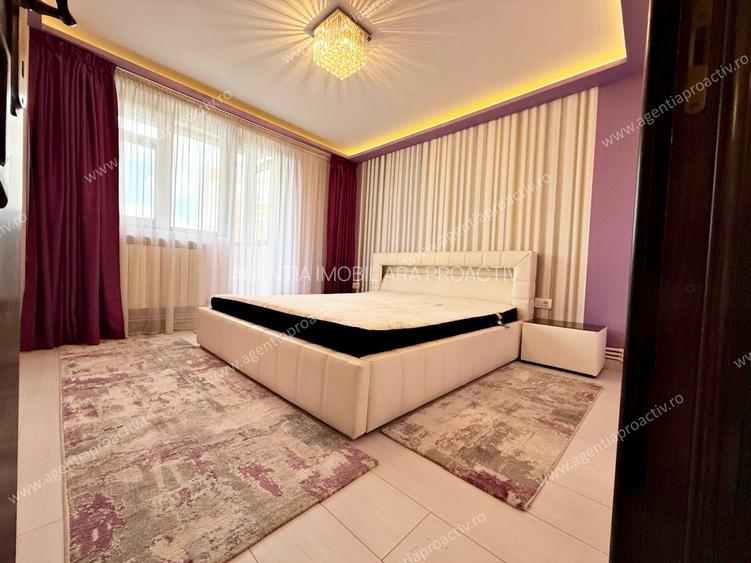 	Apartament cu 3 camere decomandat, la etajul 3, in cartierul Micro 20. - 3