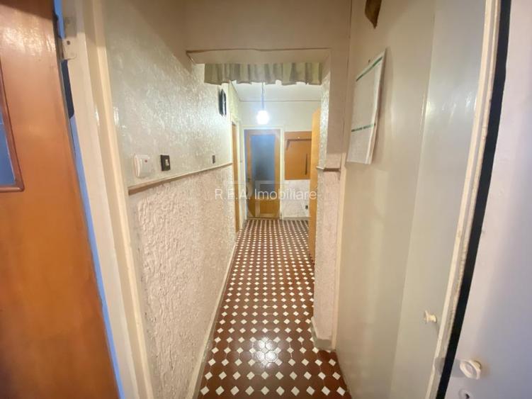 3 Camere- Bloc Anvelopat- Strada Barca - 12