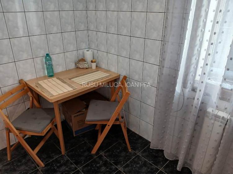 Vanzare Garsoniera Piata Victoriei , Piata Romana - 8