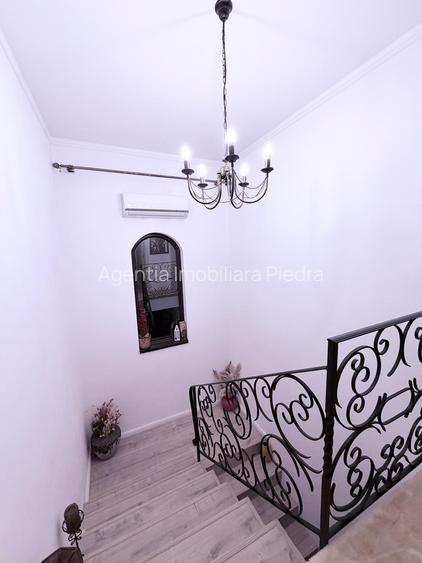 Vand vila individuala,amenajata modern situata in Selimbar,  zona Triajului - 9