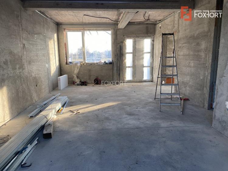 Casa tip triplex cu 2  camere de vanzare in Sanandrei - 3