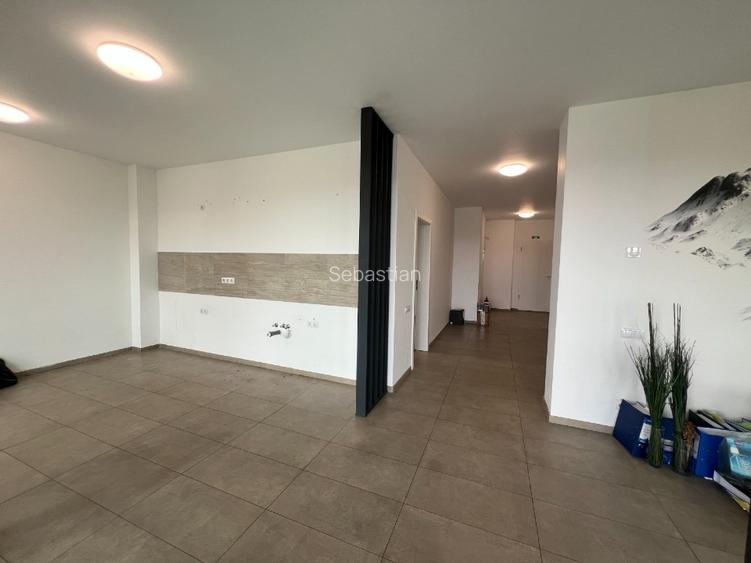    Apartament/birou de 3 camere  - 5