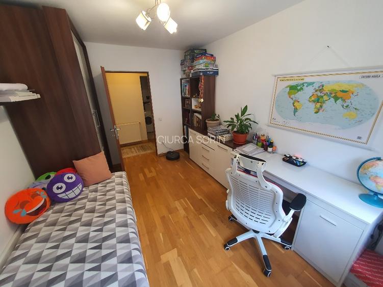Vand apartament cu 3 camere in Baile Herculane. - 8