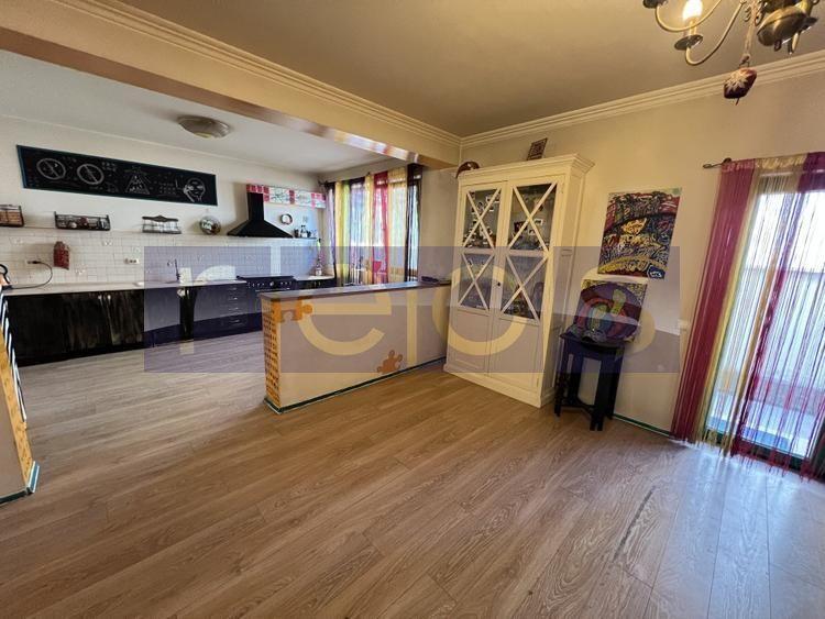 VANZARE VILA  5 camere + mansardă /Cartierul Latin – Prelungirea Ghencea - 3