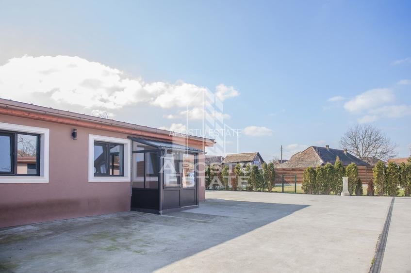 Vila,Piscina,teren fotbal,gradina,vegetatie - 10
