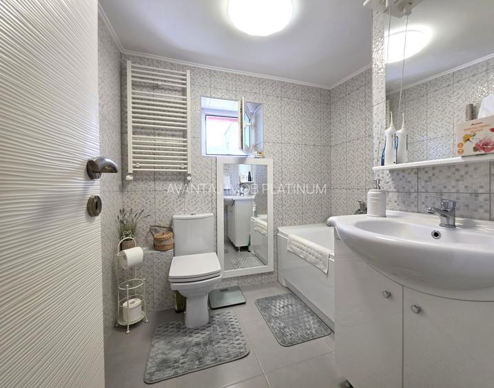Piata Muncii, vila singur curte, 8 camere, 227 mp utili - 23