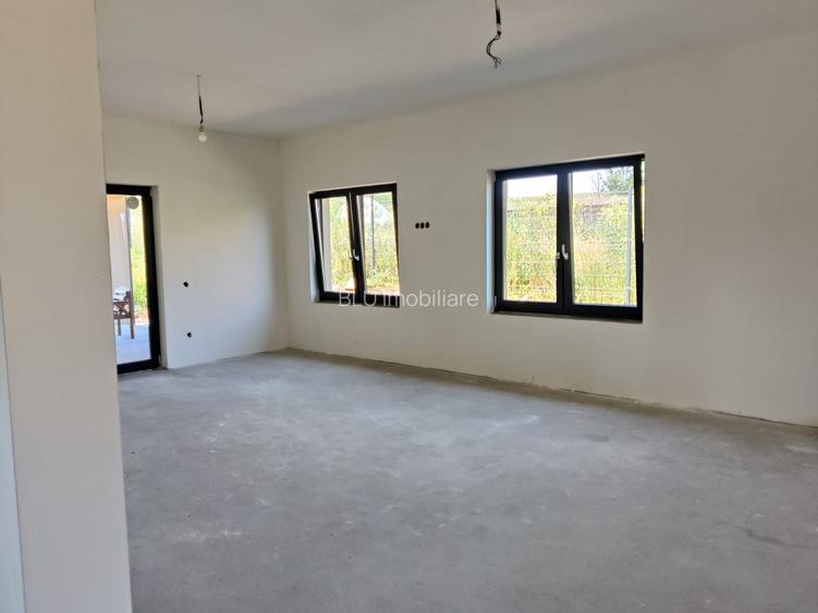 Casa individuala, 130 mp, Pompa caldura, panouri solare, COMISON 0 - 12