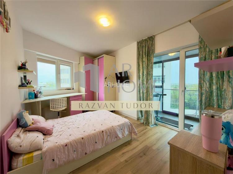 Apartament 4 camere de lux, loc de parcare , Ploiesti , zona 9mai - 4