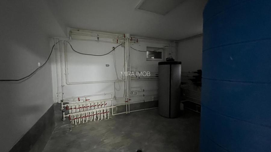 Clădire comercială D+P+2E, 575 mp, teren 500 mp – Chiajna (Roșu),  Bd. Uverturii - 11